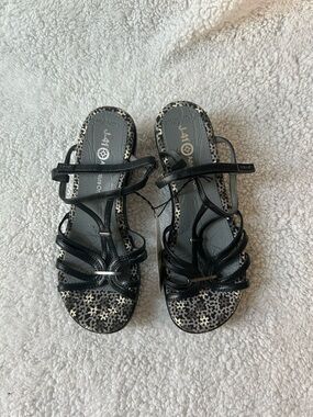 J-41 Black Strappy Floral Insole Women's Sandals